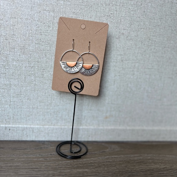 Fall women’s tee - Picture 2 of 2